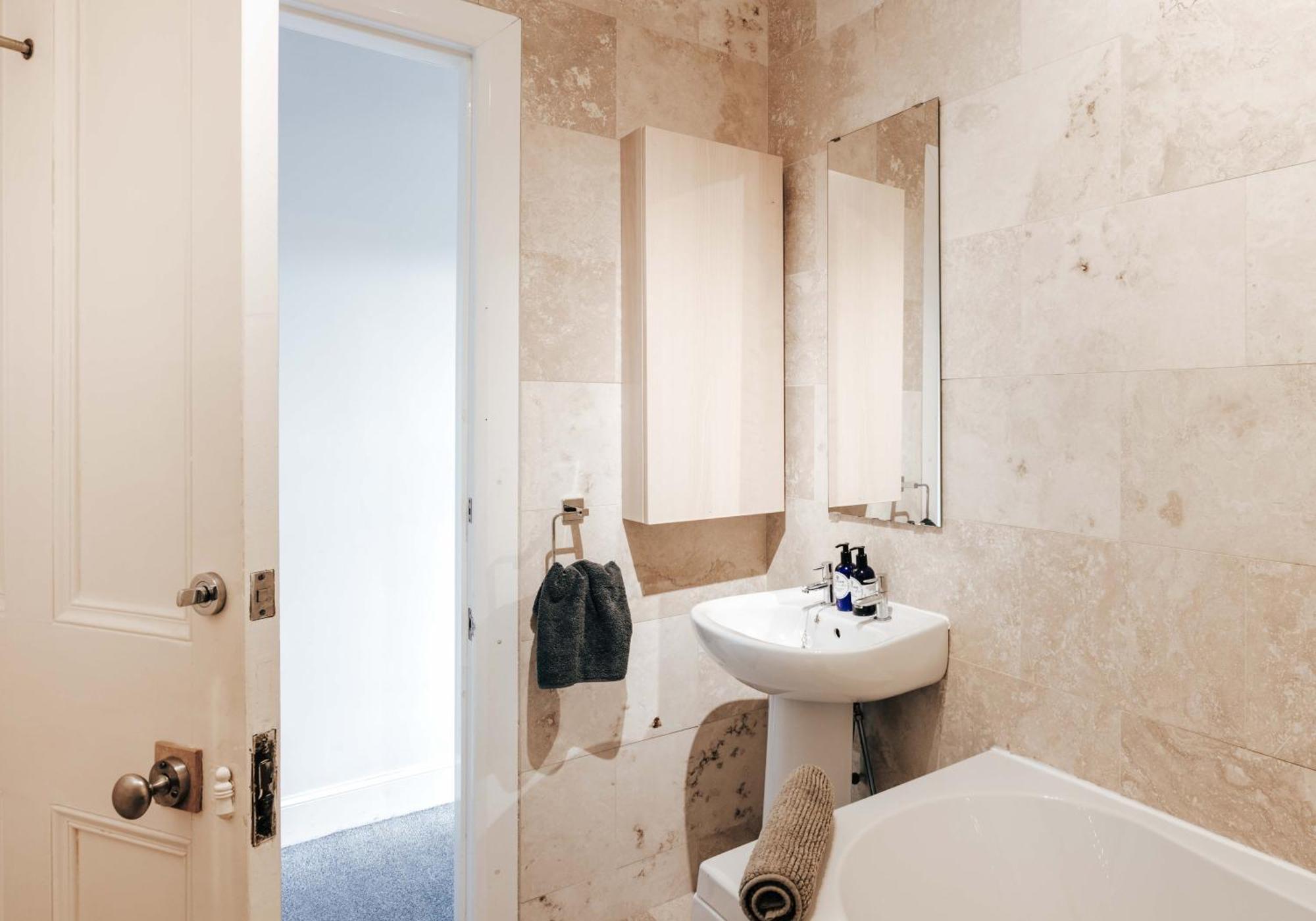 Kenmore House, إيلي المظهر الخارجي الصورة
