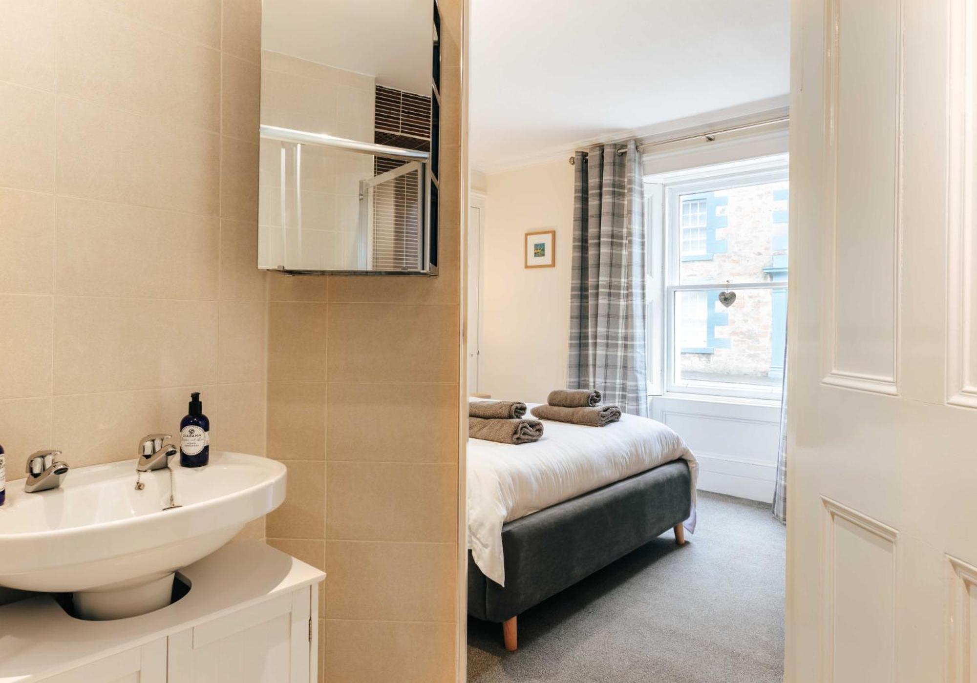 Kenmore House, إيلي المظهر الخارجي الصورة
